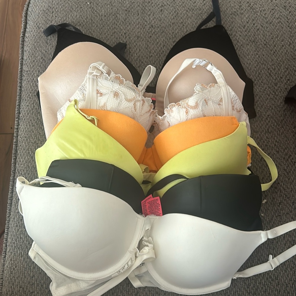 La Senza 32C bra bundle